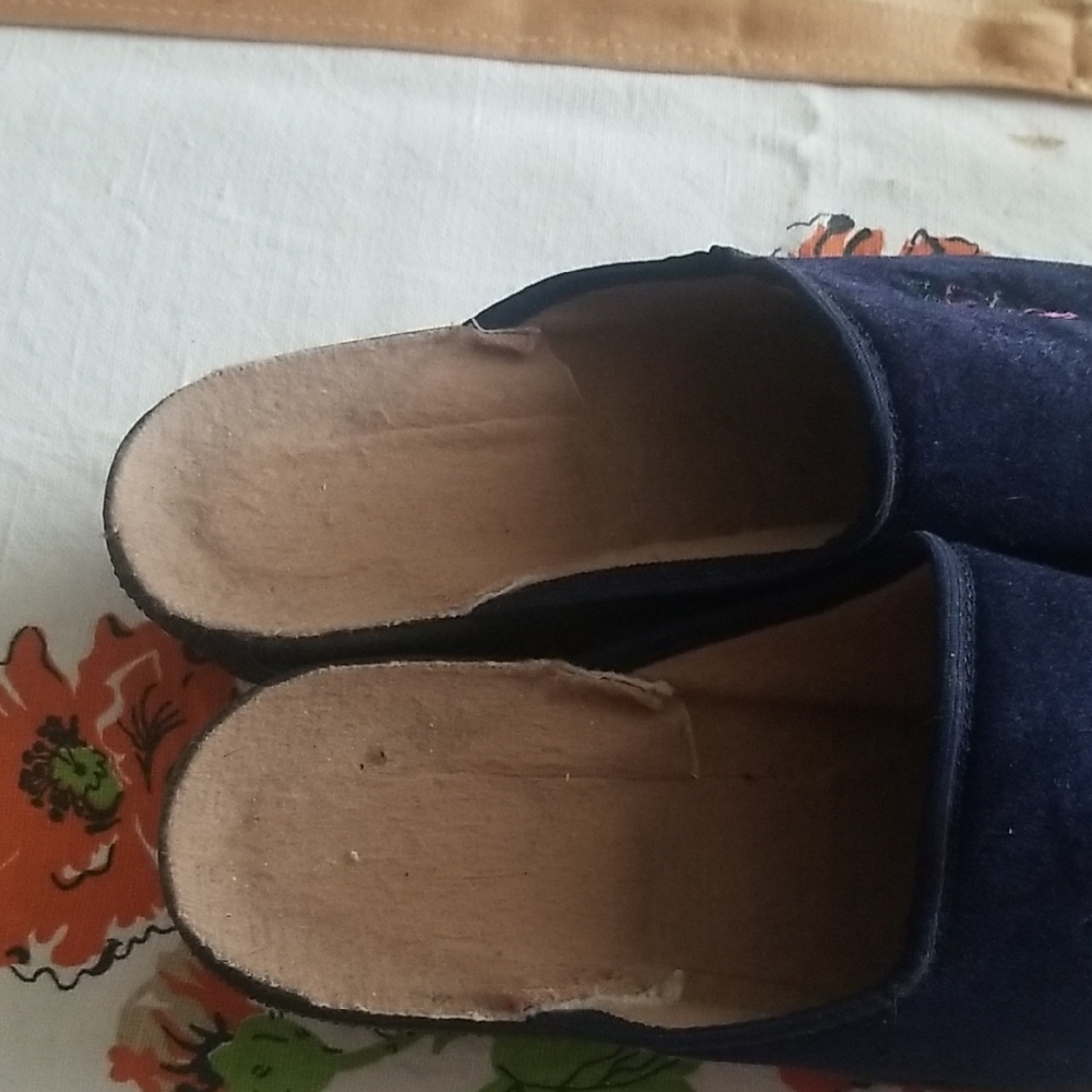 Floral Embroidered Women's Slippers - Dark Blue Sz 41 - Picture 2 of 6